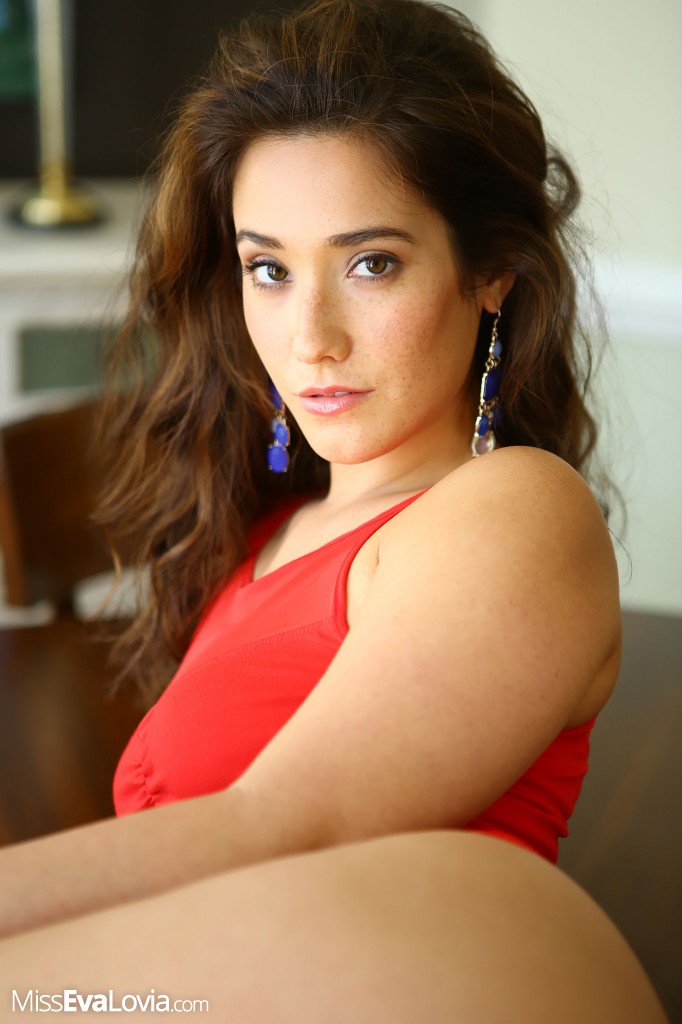 Miss Eva Lovia #9
