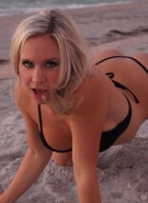 Party All Star Blonde Assault Zip Set