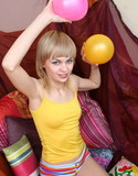 Amy days plays with balloons